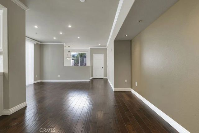 5220 Premiere Hills 222, Woodland Hills, CA 91364