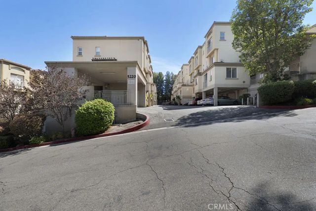 5220 Premiere Hills 222, Woodland Hills, CA 91364