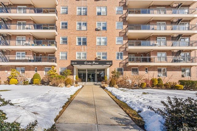 162-01 Powells Cove Boulevard 2D, Beechhurst, NY 11357