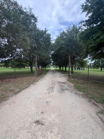 111 Santa Gertrudis, Sutherland Springs, TX 78161