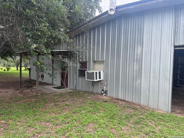 111 Santa Gertrudis, Sutherland Springs, TX 78161