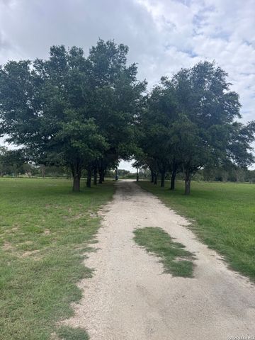 111 Santa Gertrudis, Sutherland Springs, TX 78161