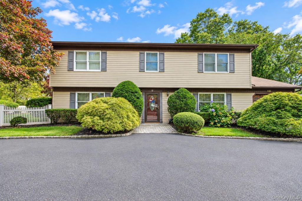 10 Marblestone, South Setauket, NY 11720 — exterior