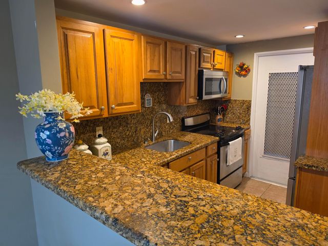 1040 SE 4TH Avenue 219, Deerfield Beach, FL 33441