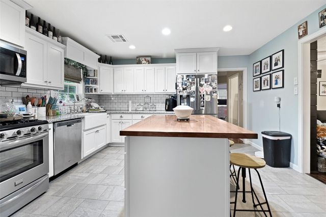 1413 Andrea, Bay City, TX 77414