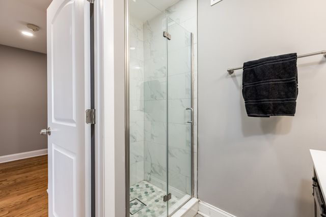 9255 W Ballard Road, Des Plaines, IL 60016