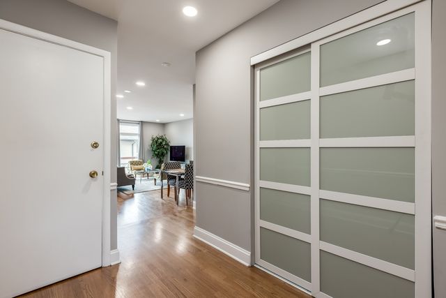 9255 W Ballard Road, Des Plaines, IL 60016