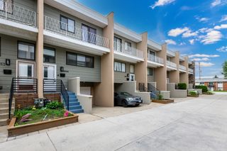 9255 W Ballard Road, Des Plaines, IL 60016