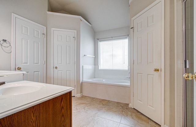 10004 Chestnut Creek Way, Pearland, TX 77584