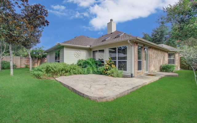 10004 Chestnut Creek Way, Pearland, TX 77584