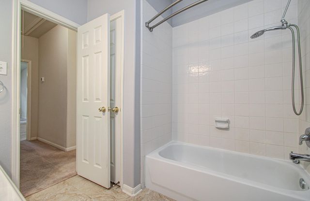 10004 Chestnut Creek Way, Pearland, TX 77584