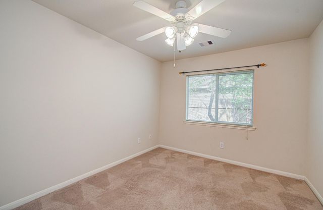 10004 Chestnut Creek Way, Pearland, TX 77584