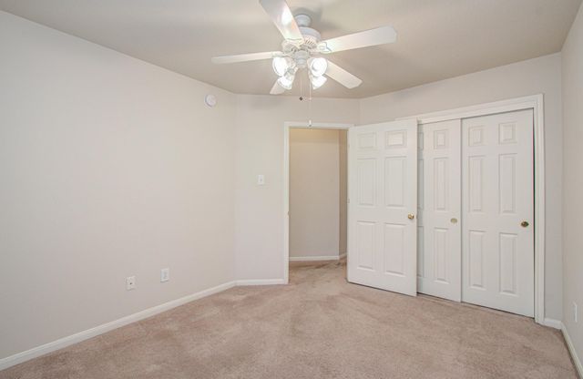 10004 Chestnut Creek Way, Pearland, TX 77584