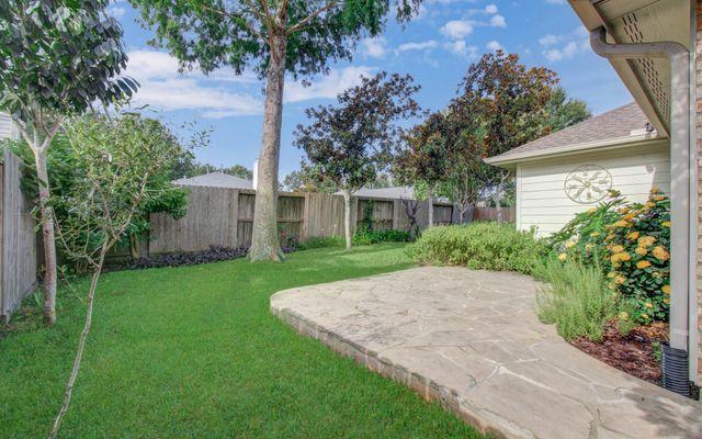 10004 Chestnut Creek Way, Pearland, TX 77584
