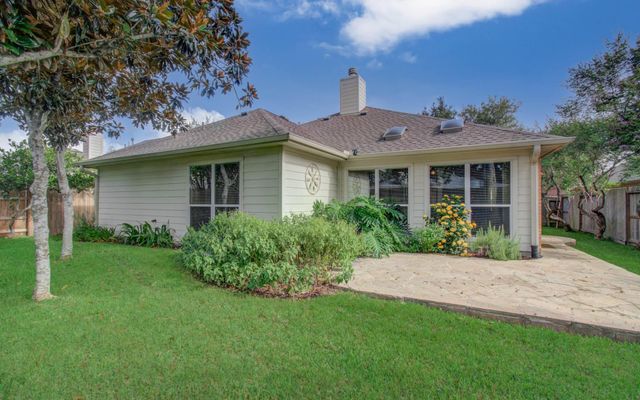 10004 Chestnut Creek Way, Pearland, TX 77584