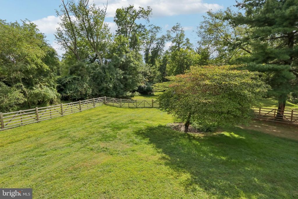 4 E SPRING OAK CR, Media, PA 19063