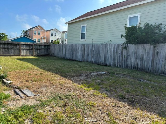 5306 Avenue L, Galveston, TX 77551
