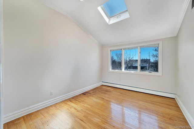 76 Balcom Road, Farmingdale, NY 11735