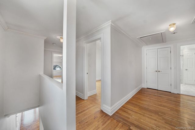 76 Balcom Road, Farmingdale, NY 11735