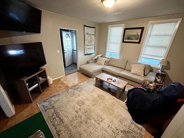 401 W 4th St, Boston, MA 02127