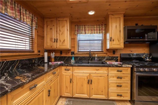 39998 Glenview Road, Big Bear Lake, CA 92315