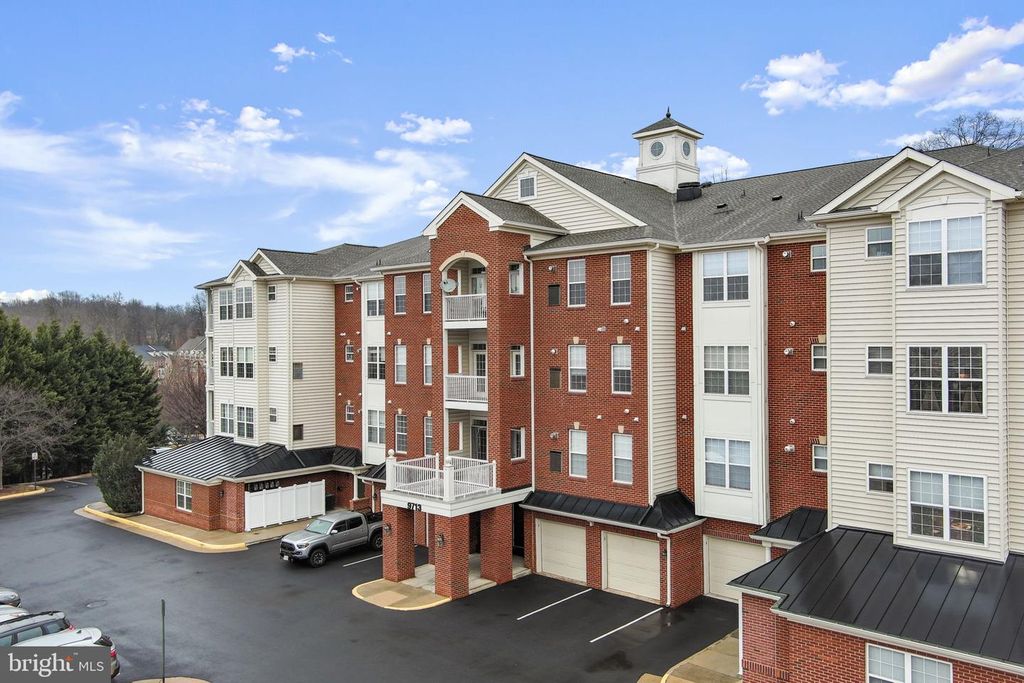 Image 1 of property listing at 9713 HANDERSON PL #UNIT 104, Manassas Park, VA 20111