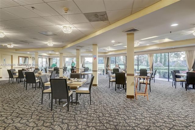 8941 S Hollybrook Boulevard 205, Pembroke Pines, FL 33025