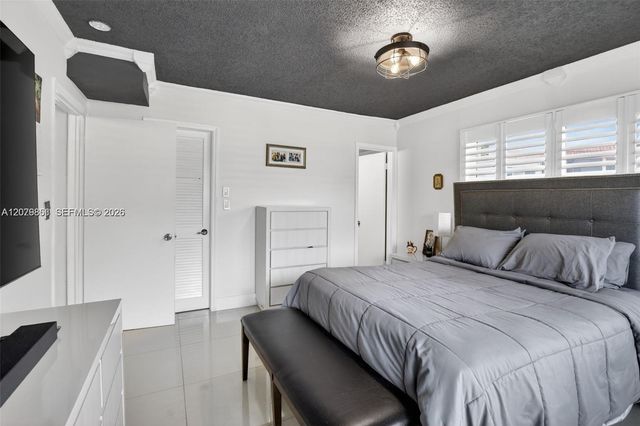 8941 S Hollybrook Boulevard 205, Pembroke Pines, FL 33025