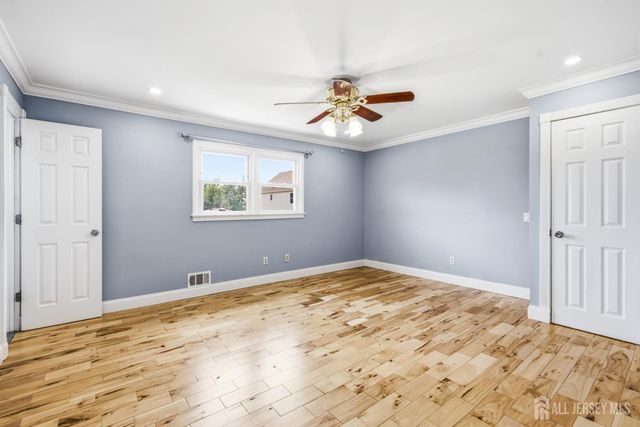 264 E George Place E, Iselin, NJ 08830