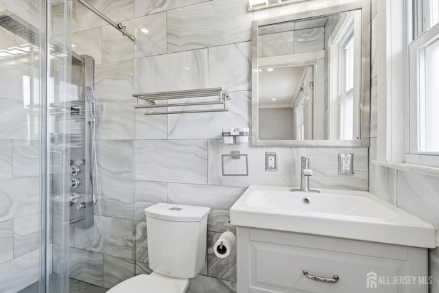264 E George Place E, Iselin, NJ 08830