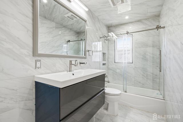 264 E George Place E, Iselin, NJ 08830