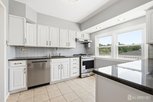 264 E George Place E, Iselin, NJ 08830