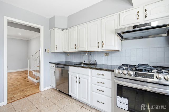 264 E George Place E, Iselin, NJ 08830