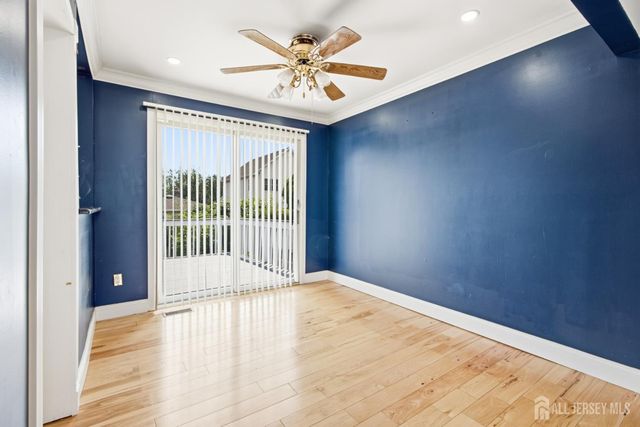 264 E George Place E, Iselin, NJ 08830