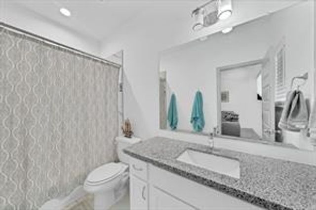 907 Frio Street, Houston, TX 77012