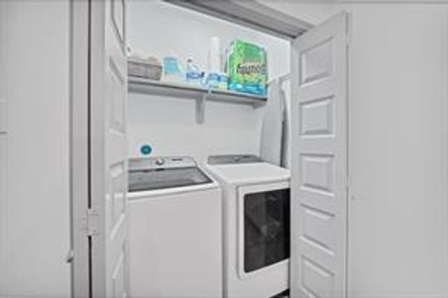 907 Frio Street, Houston, TX 77012