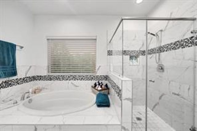 907 Frio Street, Houston, TX 77012