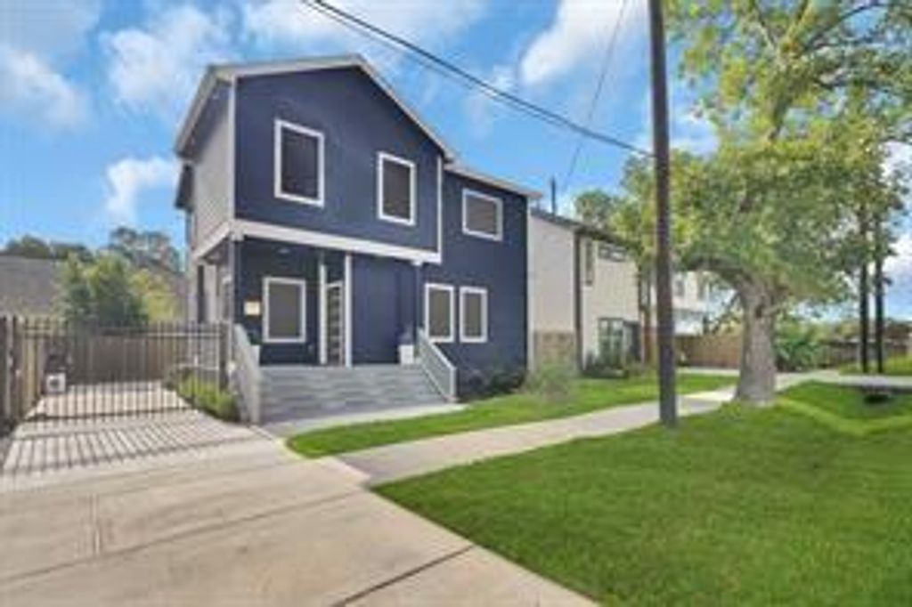 907 Frio Street, Houston, TX 77012