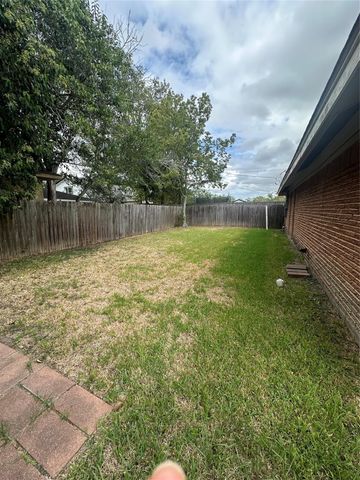 7731 Catalina Lane, Houston, TX 77075