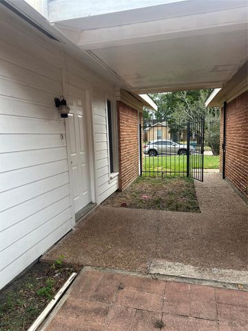 7731 Catalina Lane, Houston, TX 77075