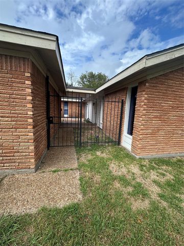 7731 Catalina Lane, Houston, TX 77075