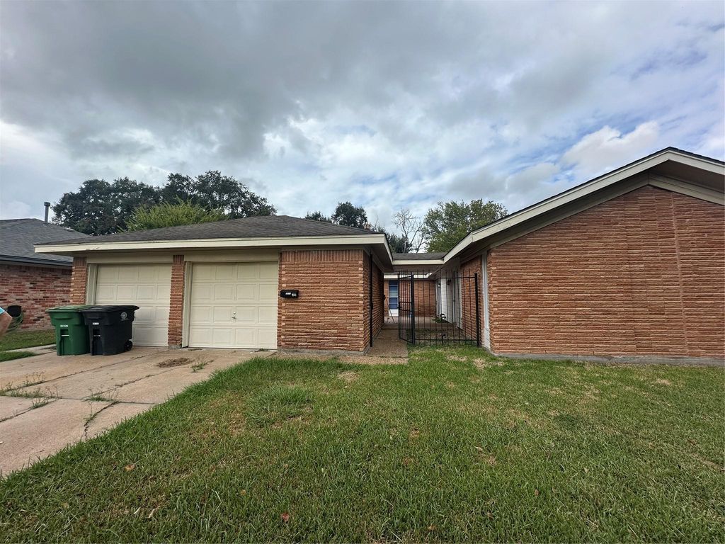 7731 Catalina Lane, Houston, TX 77075