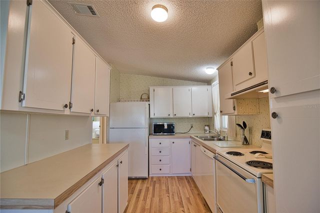 424 TARDE LOGO CIRCLE, North Port, FL 34287