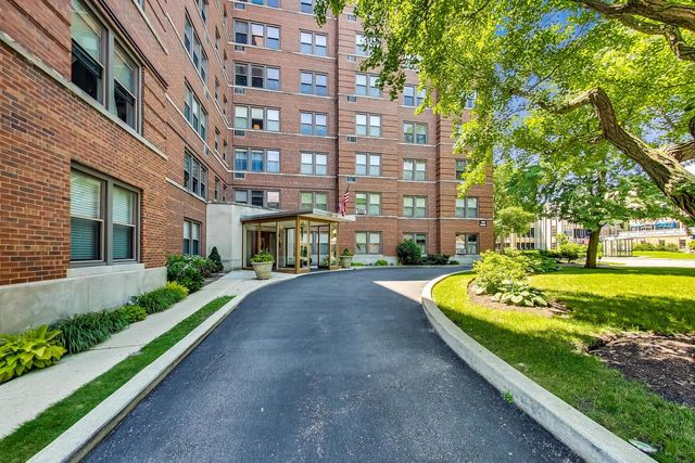 1585 Ridge Avenue 505, Evanston, IL 60201