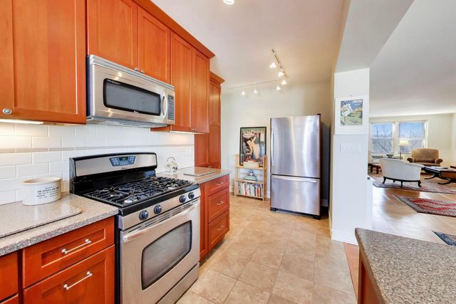 1585 Ridge Avenue 505, Evanston, IL 60201