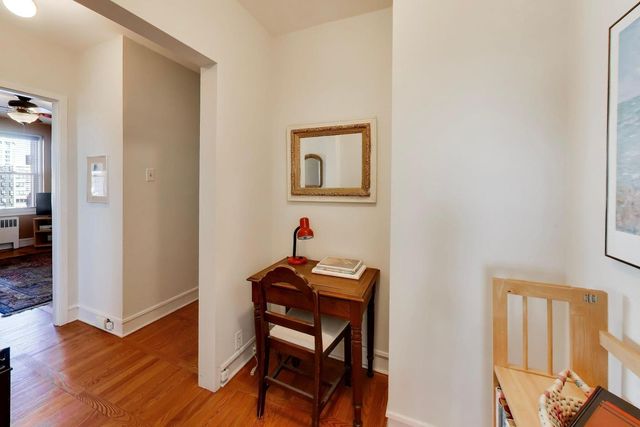 1585 Ridge Avenue 505, Evanston, IL 60201