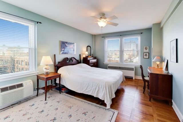 1585 Ridge Avenue 505, Evanston, IL 60201