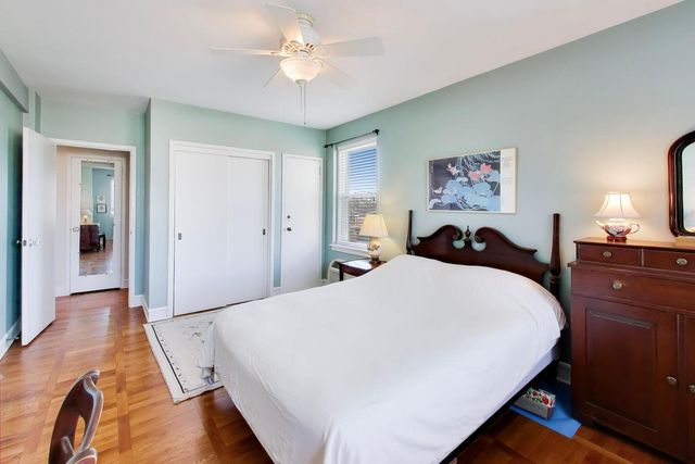 1585 Ridge Avenue 505, Evanston, IL 60201