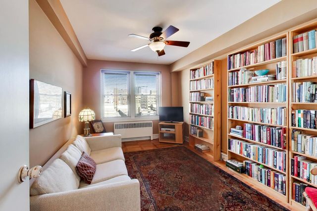 1585 Ridge Avenue 505, Evanston, IL 60201