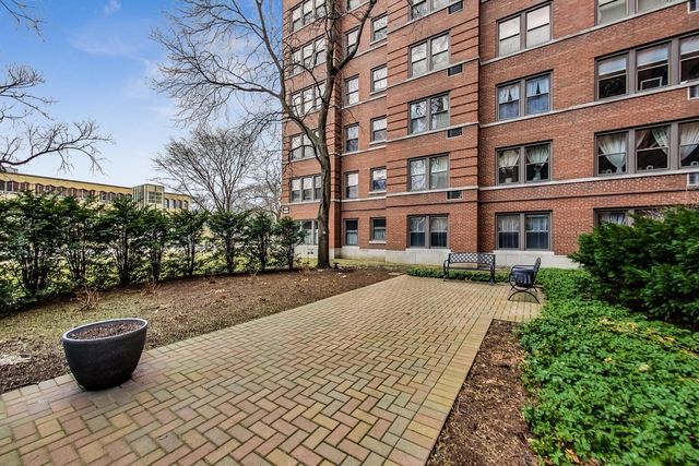1585 Ridge Avenue 505, Evanston, IL 60201
